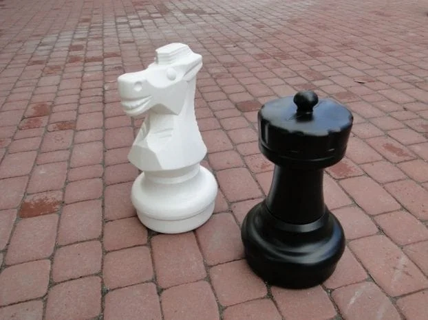 Dideli lauko šachmatai 64 cm. Dideli lauko šachmatai 64 cm.