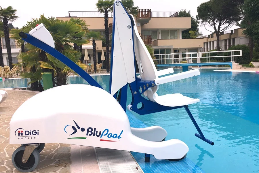 Keltuvas į baseiną BluPool Keltuvas į baseiną BluPool
