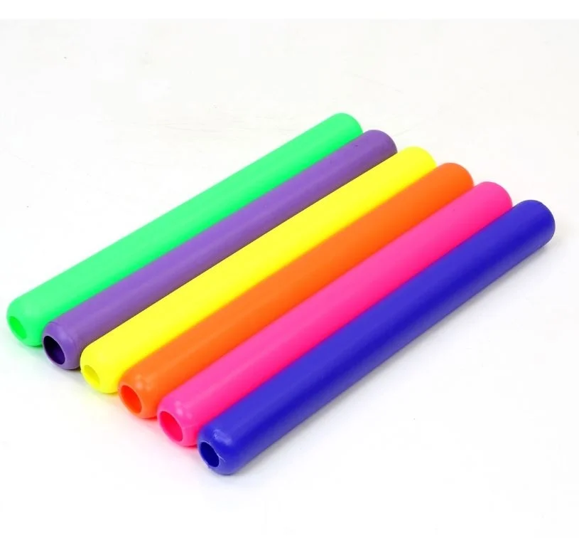 Plastikinės estafečių lazdelės, 30 cm, 6 vnt. Plastikinės estafečių lazdelės, 30 cm, 6 vnt.