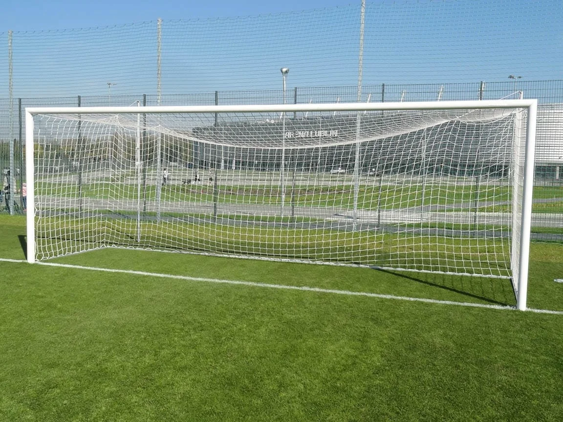 Futbolo vartai įbetonuojami 7,32 m x 2,44 m Futbolo vartai įbetonuojami 7,32 m x 2,44 m