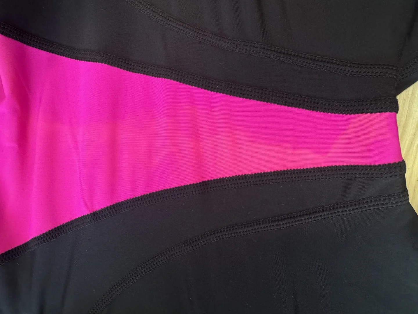 Plaukimo kostiumas mergaitėms MAD WAVE ATHLETIC, su nežymiu defektu M dydis Plaukimo kostiumas mergaitėms MAD WAVE ATHLETIC, su nežymiu defektu M dydis