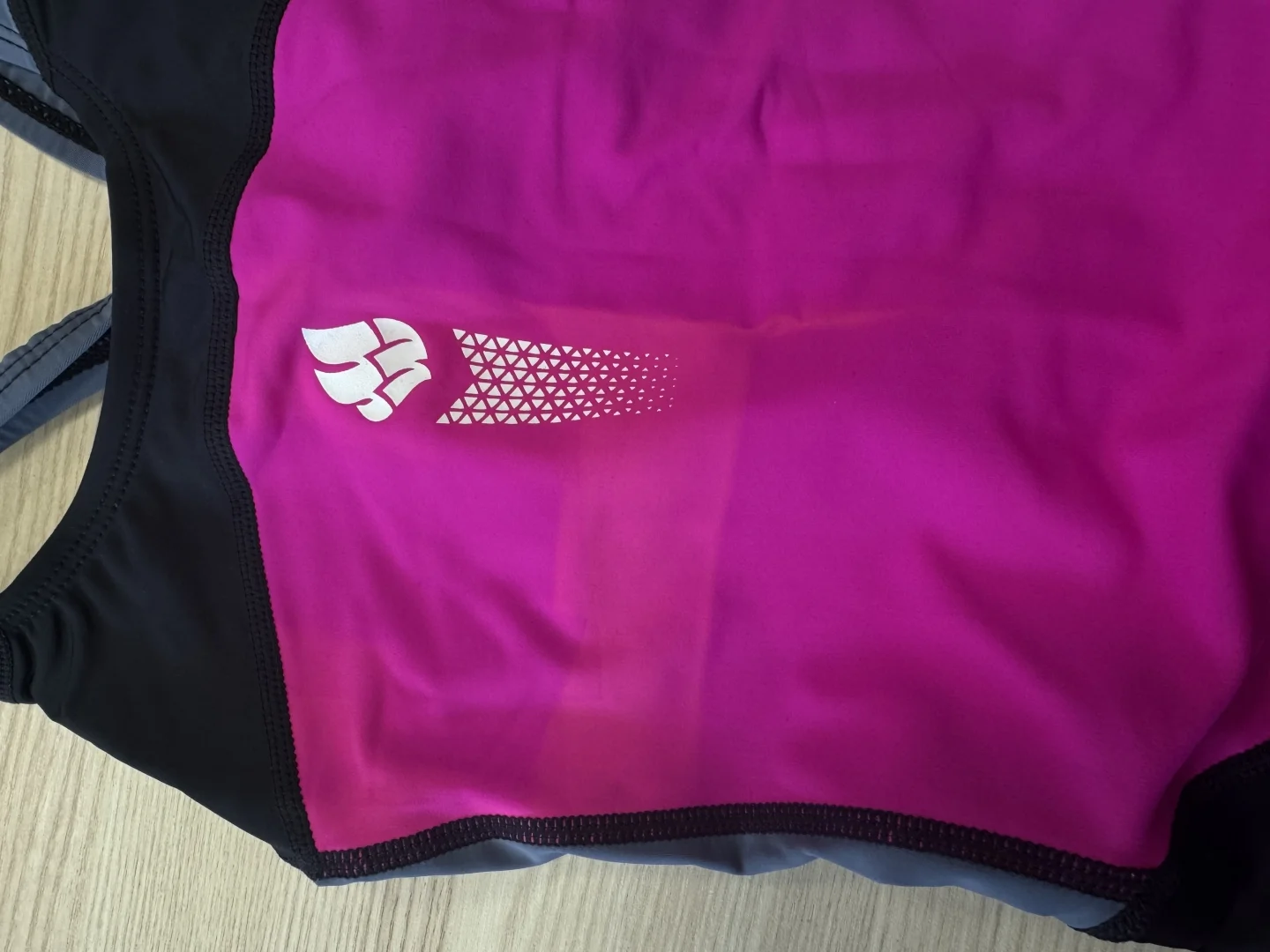 Plaukimo kostiumas mergaitėms MAD WAVE ATHLETIC, su nežymiu defektu M dydis Plaukimo kostiumas mergaitėms MAD WAVE ATHLETIC, su nežymiu defektu M dydis