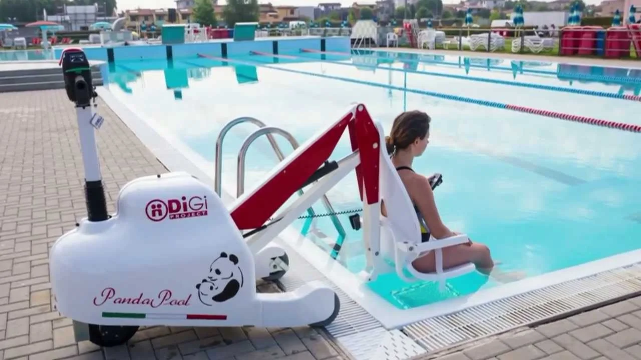 Mobilus keltuvas į baseiną PandaPool Mobilus keltuvas į baseiną PandaPool