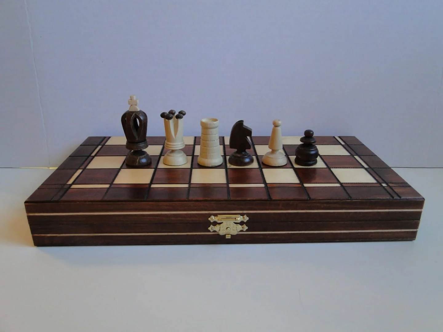 Mini ROYAL šachmatai, 31×31 cm, karalius 65 mm Mini ROYAL šachmatai, 31×31 cm, karalius 65 mm