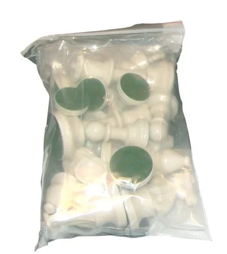 Plastikinės šachmatų figūros Nr. 6 Plastikinės šachmatų figūros Nr. 6
