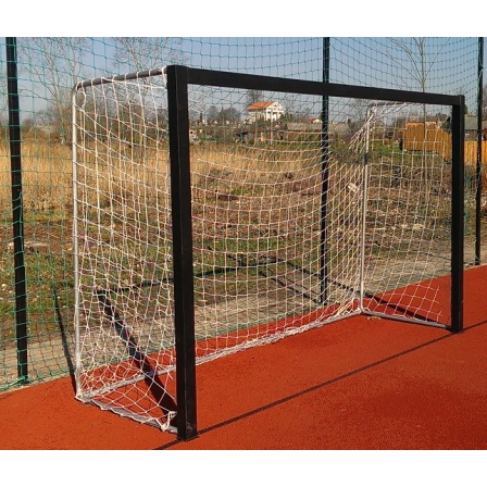 Įbetonuojami plieniniai futbolo vartai 3×2 m Įbetonuojami plieniniai futbolo vartai 3×2 m