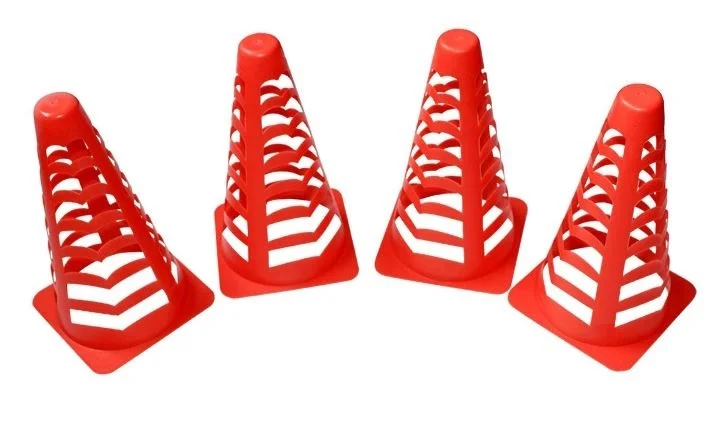 Kūgių rinkinys 22 cm., 4 vnt. Kūgių rinkinys 22 cm., 4 vnt.