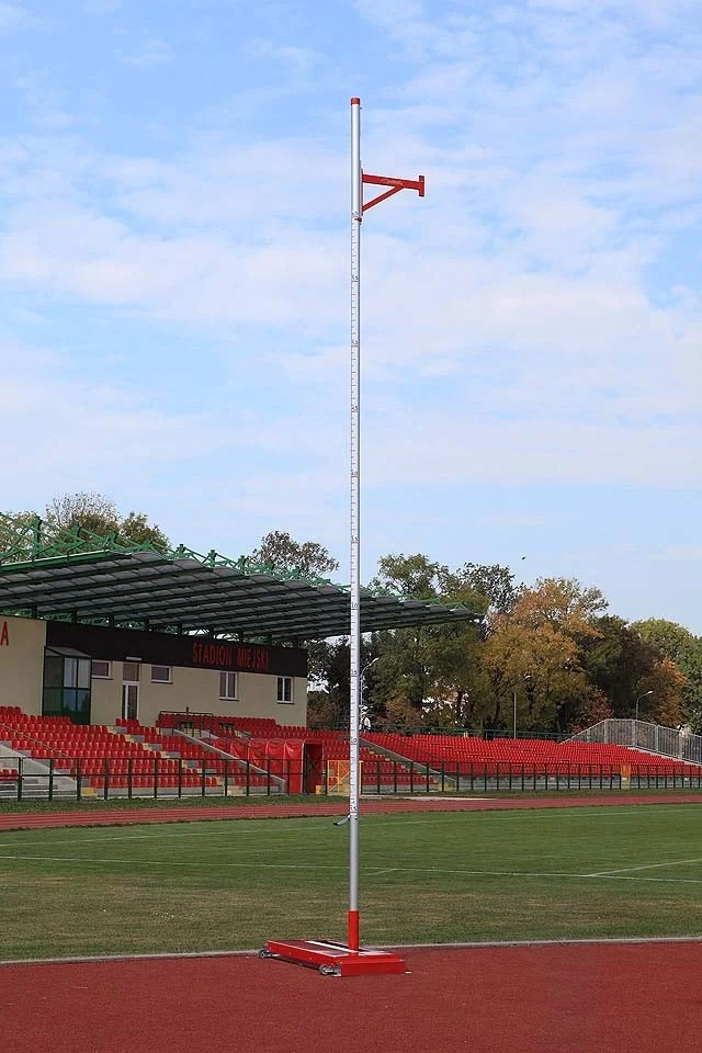Šuolio su kartimi stovas POLANIK kelių aukščių Šuolio su kartimi stovas POLANIK kelių aukščių