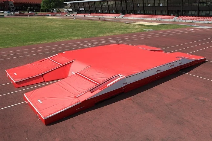 Čiužinys šuoliams su kartimi POLANIK varžyboms 1220x600x80 cm Čiužinys šuoliams su kartimi POLANIK varžyboms 1220x600x80 cm