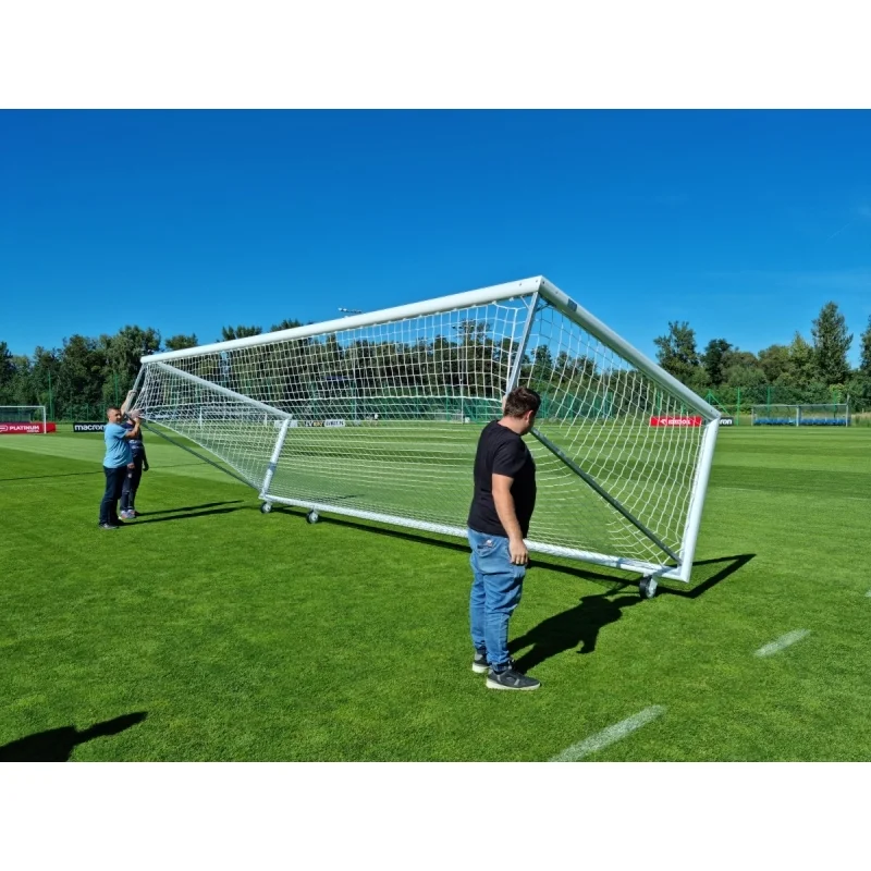 Mobilūs futbolo vartai su ratukais, 7,32 x 2,44 m 2vnt. Mobilūs futbolo vartai su ratukais, 7,32 x 2,44 m 2vnt.