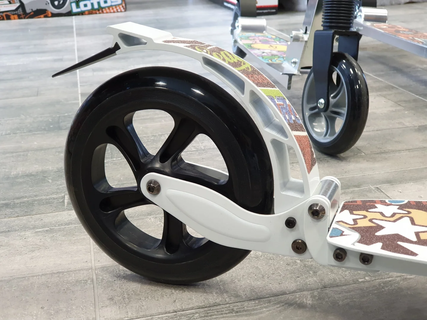 Paspirtukas HEPROS XXXL BigWheel white Paspirtukas HEPROS XXXL BigWheel white